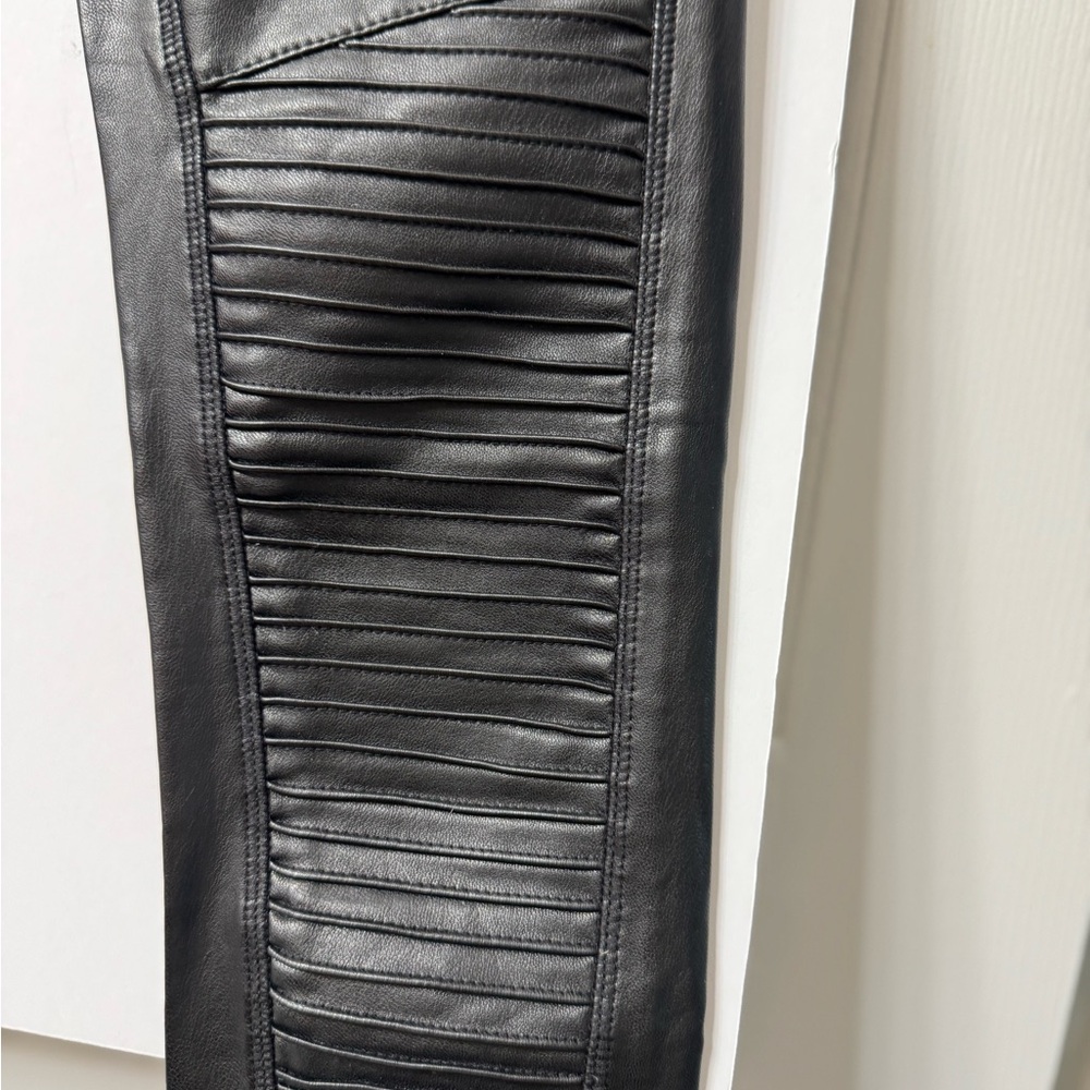 7 For All Mankind M, Faux Leather Skinny Pants, Tiny Pleats on Legs, NWT - Picture 8 of 12